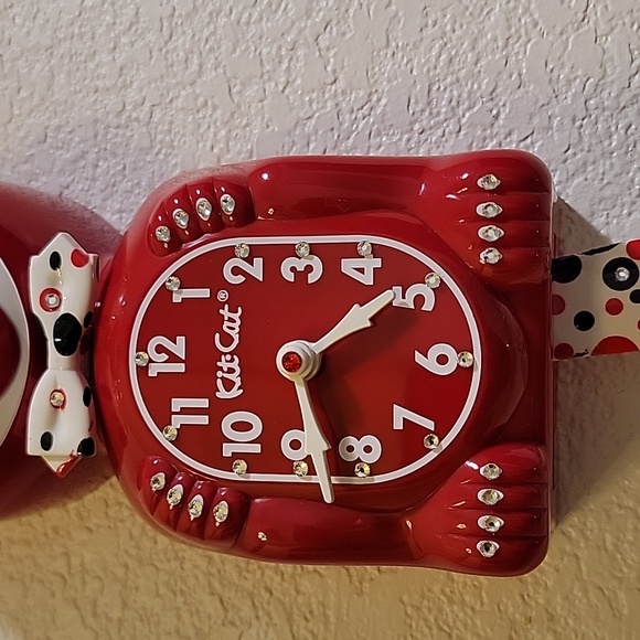 Jeweled Scarlet Red Kit-Cat Klock clock POLKA DOT tail and bow tie - Picture 5 of 6